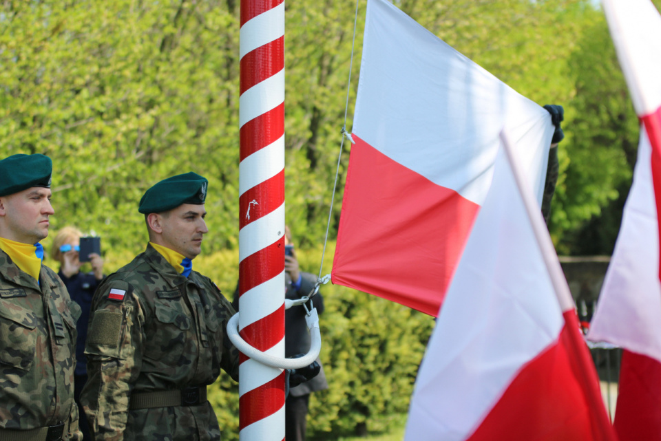Wojewódzkie Obchody Dnia Flagi Rzeczypospolitej Polskiej w Moszczance [fot. Wanda Kownacka]