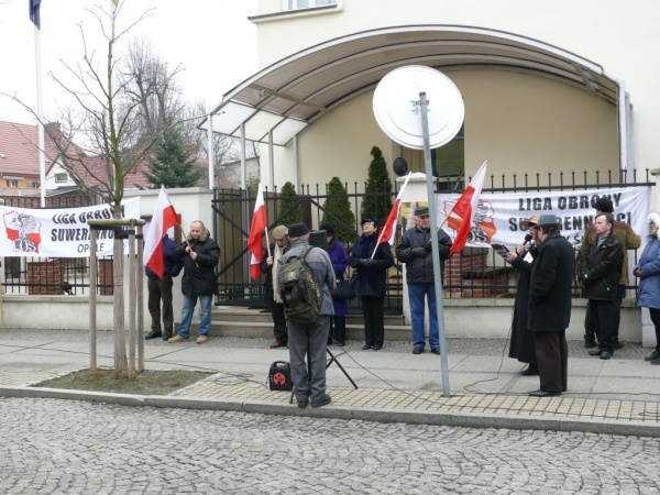  Manifestacja przed niemieckim konsulatem w Opolu