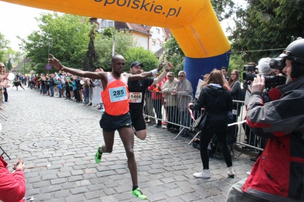 Zwycięzca V Maratonu Opolskiego Stephen Kiplimo