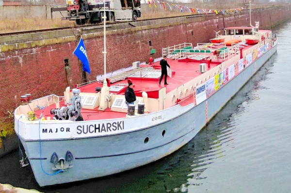  Statek Sucharski