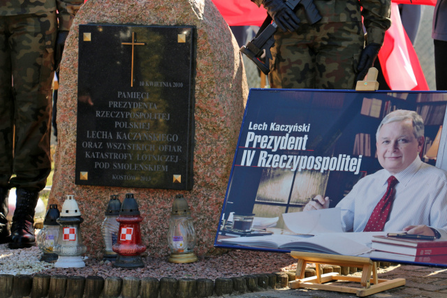 Uroczystości w Kostowie zakończyły tegoroczne oficjalne obchody 11. rocznicy katastrofy smoleńskiej na Opolszczyźnie