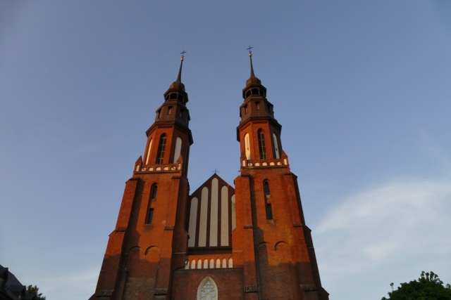 Są rządowe pieniądze na remont opolskiej katedry i zabytkowego kościoła w Lubrzy
