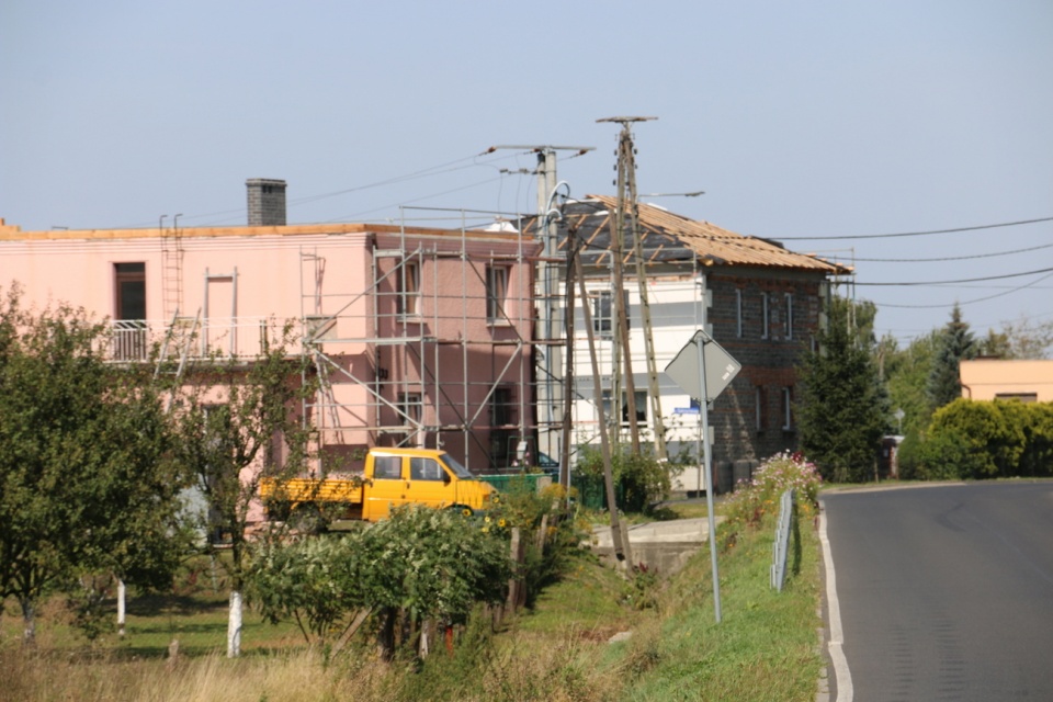 Trwa naprawa domów uszkodzonych w lipcowej wichurze - Landzmierz [fot. Patryk Domagała, Piotr Sobala]