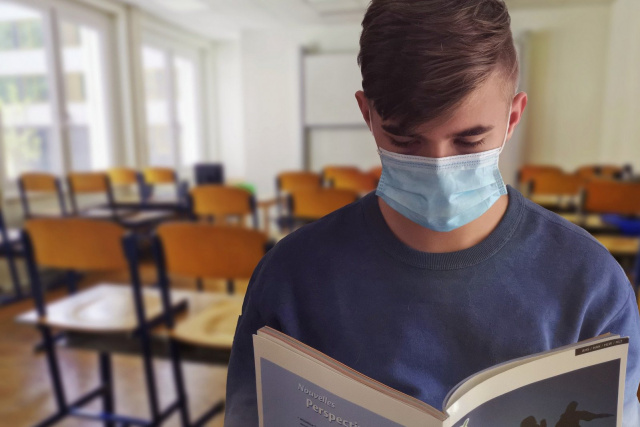 Opole: w kolejnych dwóch szkołach potwierdzono pojedyncze przypadki koronawirusa