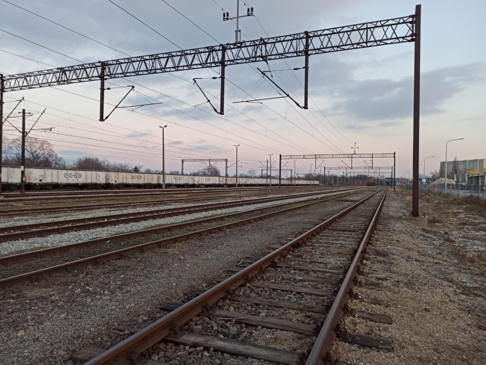 Z powodu awarii część pociągów przejeżdża przez stację Opole Wschodnie [fot. M. Śmierciak]