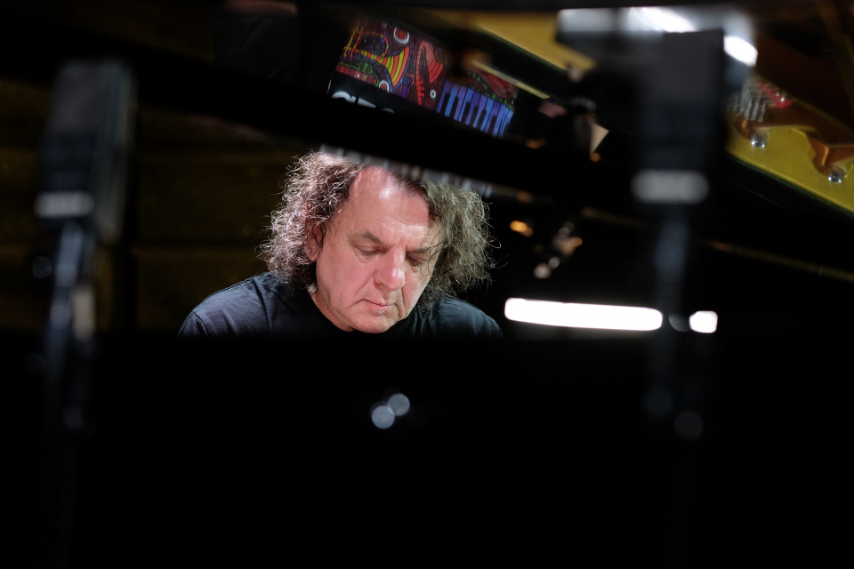 Krzysztof Kobyliński z koncertem piano solo w Studiu M im. SBB Radia Opole [fot. Wanda Kownacka]