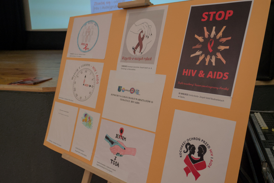 Dzień walki z AIDS, konkurs plastyczny [fot. Maciej Marciński]