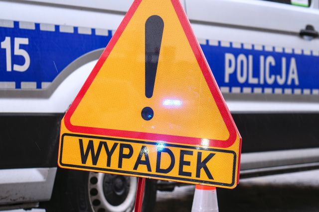 Wahadło na DK 42. W Bogdańczowicach motocyklista zderzył się z traktorem