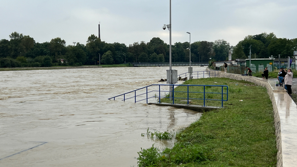 Rzeka Nysa Kłodzka w Nysie, widok z Alei Wojska Polskiego [fot. Daniel Klimczak]