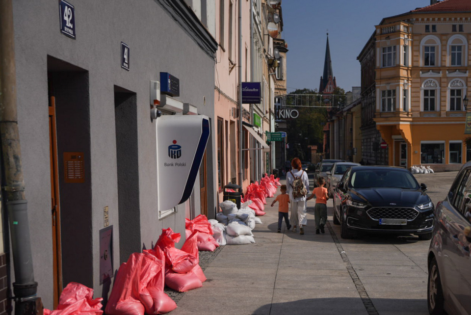 Sprzątnie po powodzi w gminie Paczków [fot. Jędrzej Łuczak]