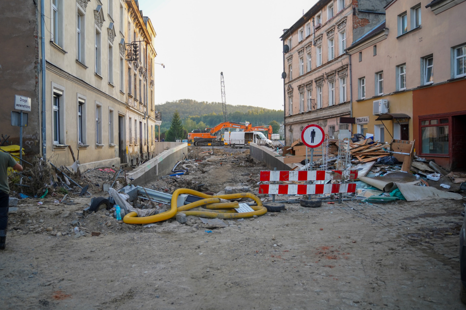 Sprzątanie po powodzi w Głuchołazach [fot. Jarosław Madzia]