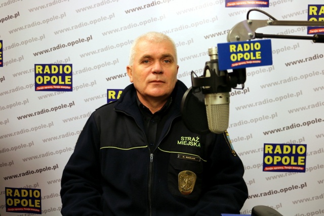 Krzysztof Maślak, zastępca komendanta Straży Miejskiej w Opolu o e-mandatach, fotopułapkach i tym, że miasto jest przyjazne bezdomnym