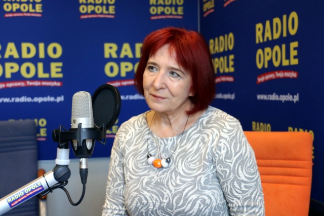 Irena Koszyk o braku wyprawki, nowym ustroju szkolnym i edukacyjnych debatach w Nowym Opolu