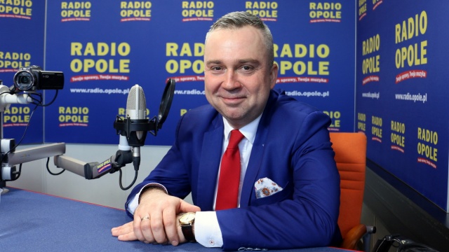 Piotr Woźniak o tym, że prawdziwą opozycją jest dziś opozycja pozaparlamentarna, bo ta w Sejmie zawiodła