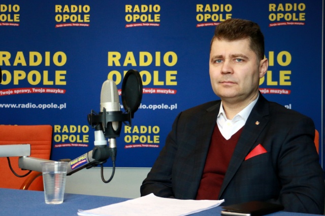 Radosław Roszkowski o reorganizacji sieci szkół ponadgimnazjalnych i sądowych bataliach ws. DPS-u