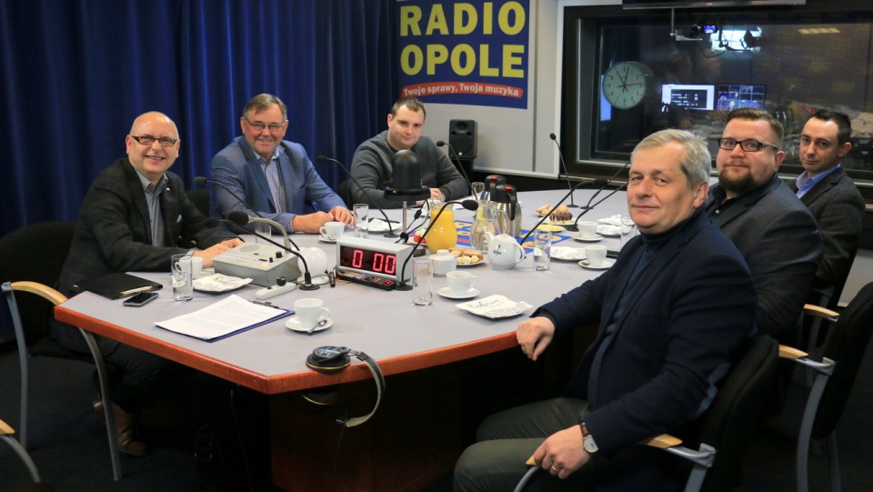 Od lewej: Dariusz Karbowiak, Antoni Konopka, Radosław Majgier, Marcin Gambiec, Szymon Ogłaza i Sławomir Kłosowski [fot. Justyna Krzyżanowska]