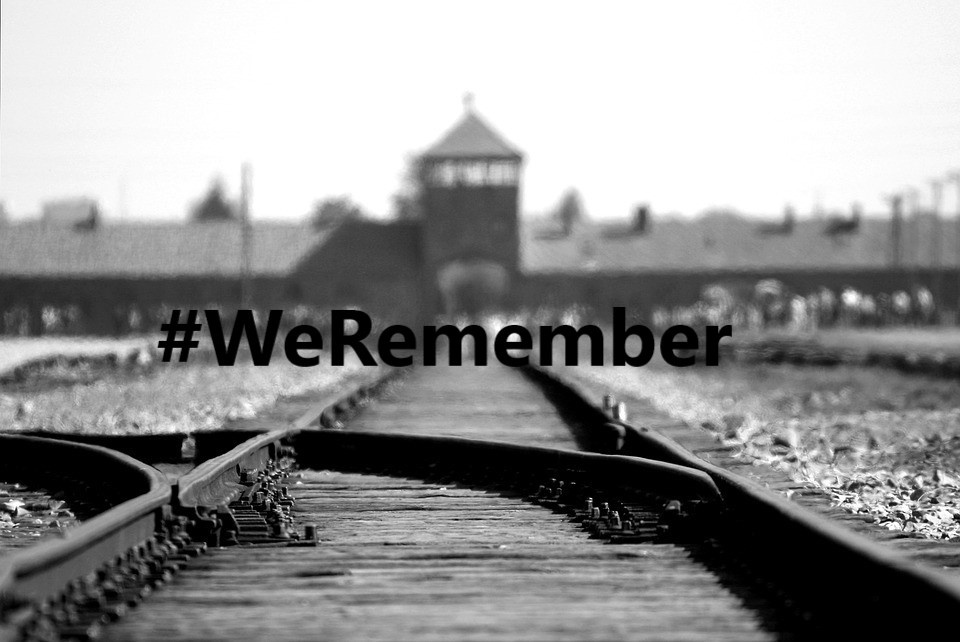 Akcja #WeRemember w Senacie dla uczczenia ofiar Holocaustu