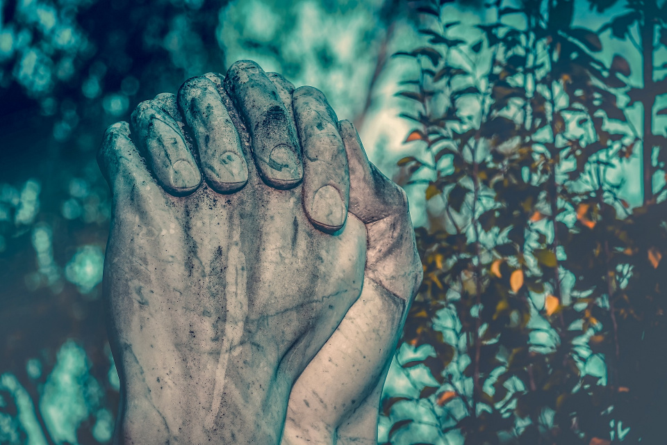 rzeźba, modlitwa, zdjęcie ilustracyjne. [fot. Couleur z pixabay.com]