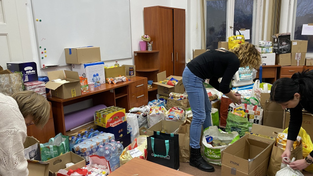Opolanie solidarni z Ukrainą. Kontynuują zbiórkę darów dla potrzebujących