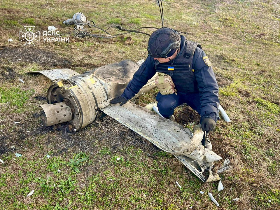 Масований обстріл України - у 14 регіонах ліквідовують наслідки (фото ДСНС України)