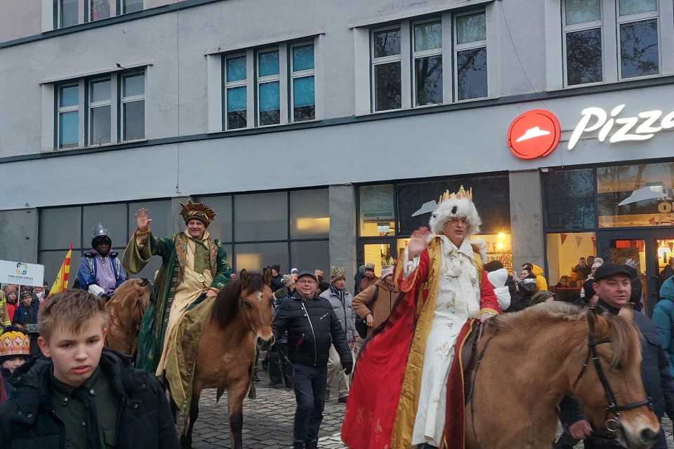 Масова процесія Трьох королів в Ополі (фото Світлани Мех)