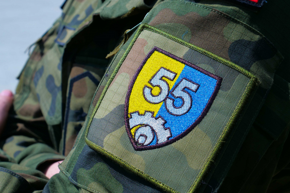Mundur żołnierza z 55 Batalionu Remontowego w Opolu [fot. Marcin Boczek]