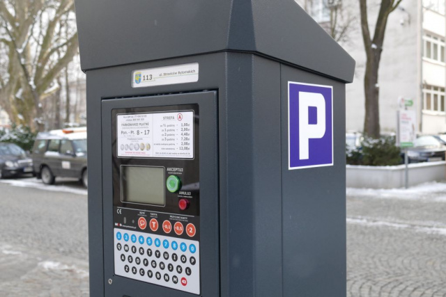 Jak sprawdzają się nowe parkomaty w Opolu Problemem nadal wpisywanie numeru rejestracyjnego
