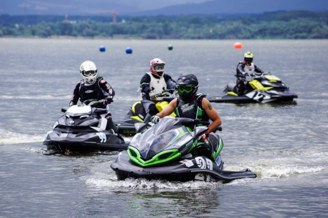 Ekstremalne sporty wodne na Jeziorze Nyskim