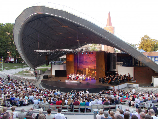 Muzyka filmowa Ennio Morricone zabrzmi w opolskim amfiteatrze