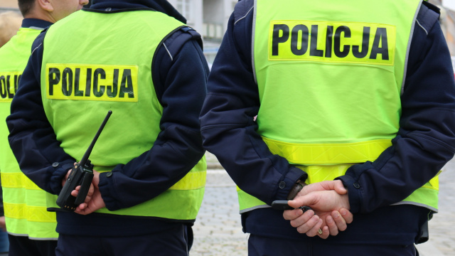 3500 złotych na rękę dla policjanta po szkoleniu podstawowym. Policja czeka na chętnych