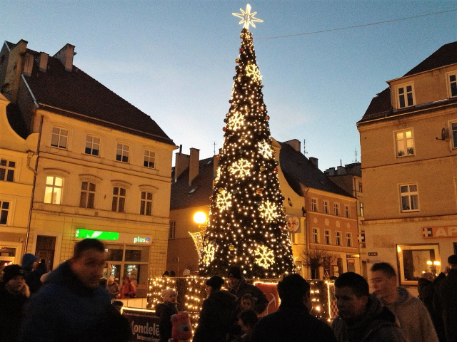 40 tysięcy świątecznych lampek rozbłysło w Brzegu