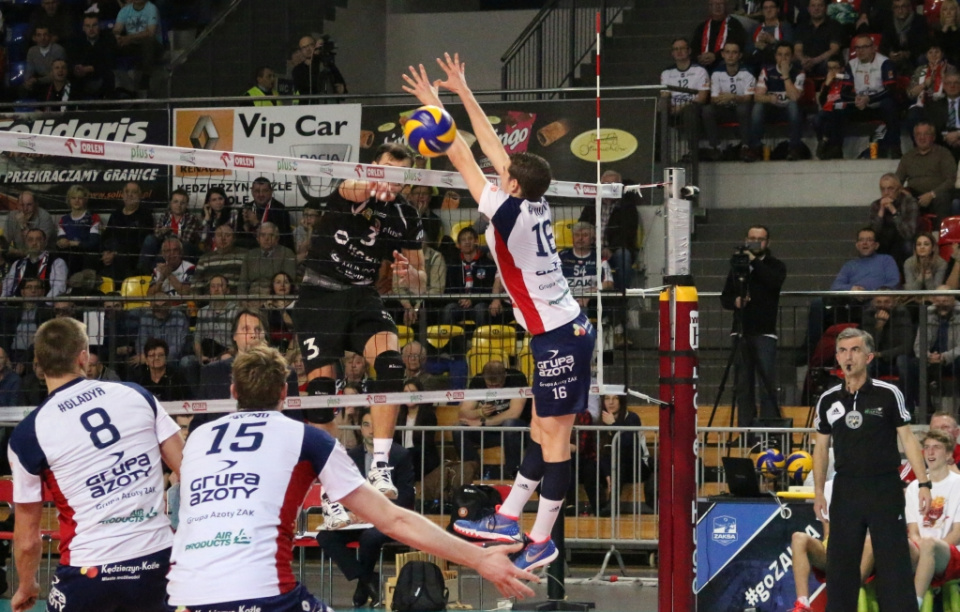 ZAKSA - Cuprum Lubin 3-0. Mecz w Kędzierzynie 13.01.2016 [fot. Donat Przybylski]