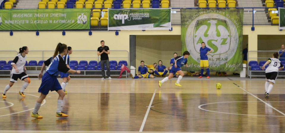 Turniej półfinałowy AMP w futsalu kobiet - mecz UO - AJD Częstochowa [fot. archiwum organizatora]