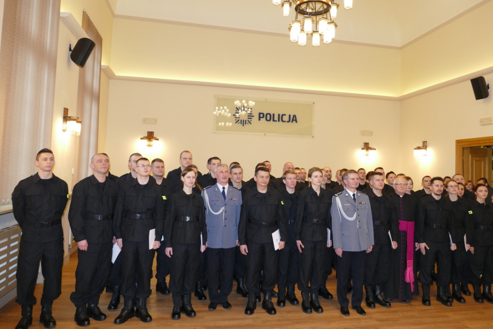 Ślubowanie policjantów w KWP Opole [fot. Monika Antczak]