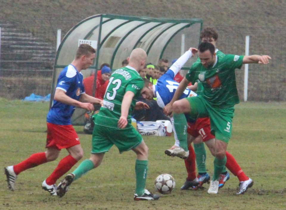 III liga. Mecz Szombierki Bytom - Odra Opole 1:2. Mecz w Bytomiu 12.03.2016 [fot. Donat Przybylski]