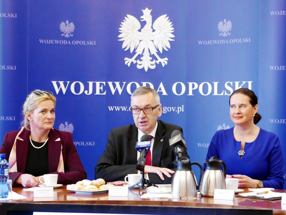 Od lewej: Katarzyna Czochara, Stanisław Szwed, Violetta Porowska