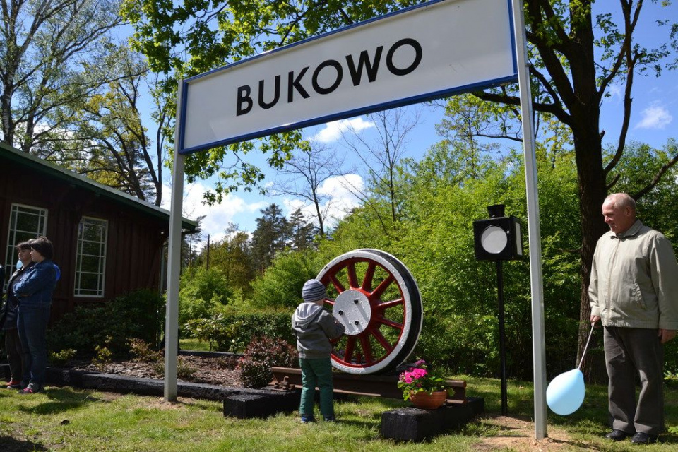 Zabytkowa stacyjka w miejscowości Bukowo [ foto: UG w Murowie ]