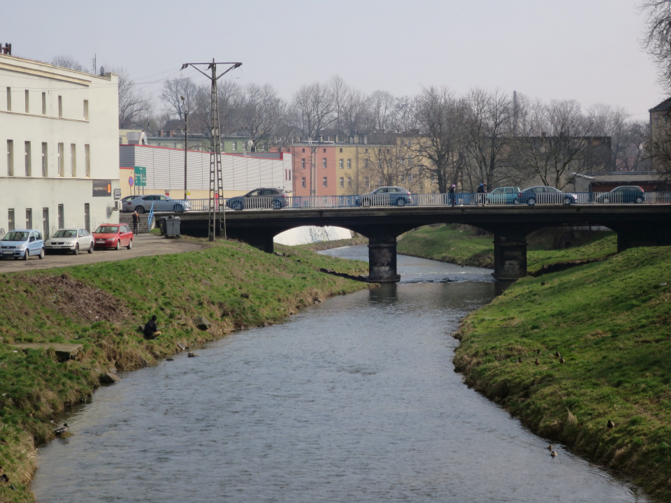 Most na drodze krajowej wzdłuż ul. Batorego w Prudniku [zdj. Jan Poniatyszyn]