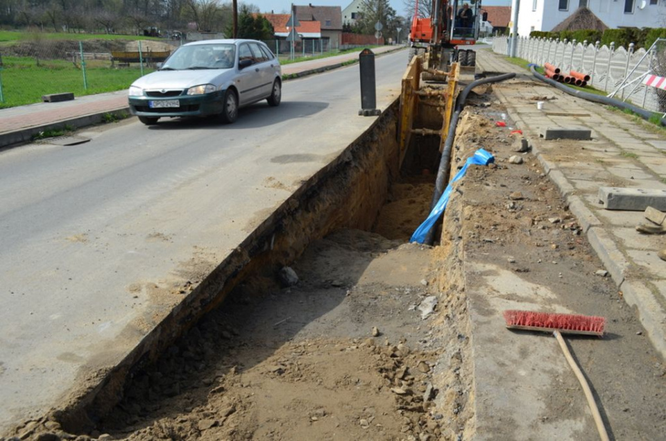 Budowa kanalizacji w Niemodlinie [ foto: UM Niemodlin ]