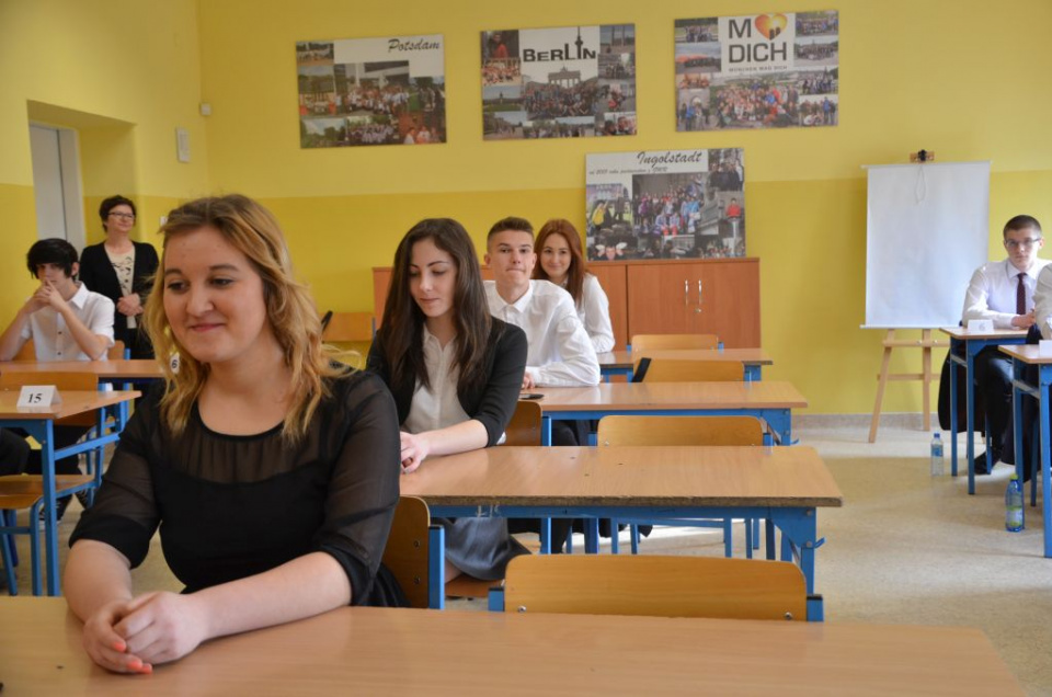 Testem humanistycznym, 8,5 tysiąca uczniów w województwie opolskim, rozpoczęło trzydniowe egzaminy gimnazjalne