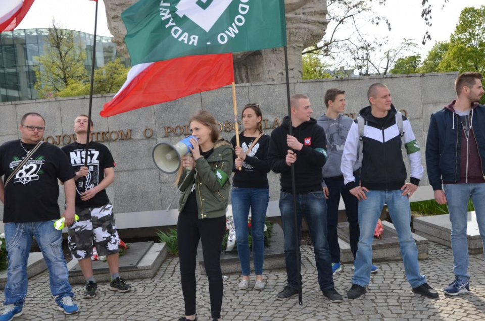 ONR i Młodzież Wszechpolska zorganizowała w Opolu manifestację antyunijną [fot. Piotr Wrona]