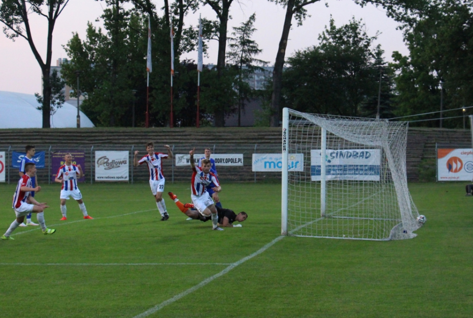 piłka nożna. Odra Opole - Piast II Gliwice 2:2. Mecz w Opolu 25.05.2016 [fot. Donat przybylski]