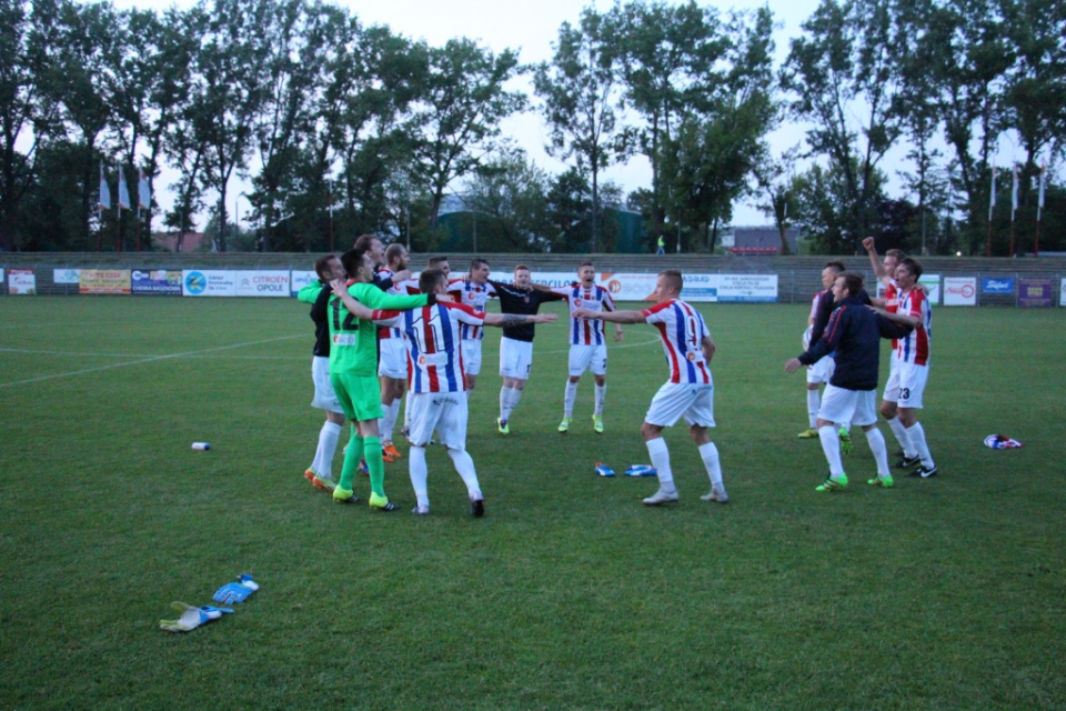 piłka nożna. Odra Opole - Piast II Gliwice 2:2. Mecz w Opolu 25.05.2016 [fot. Donat przybylski]