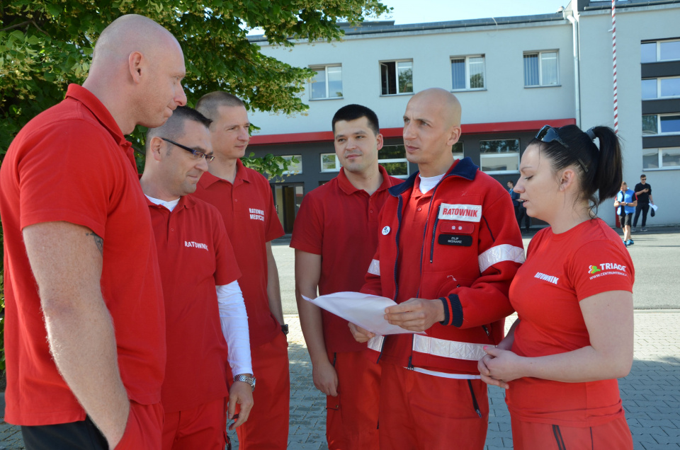 Ćwiczenia z udzielania pierwszej pomocy na terenie KW PSP w Opolu [fot. Piotr Wrona]