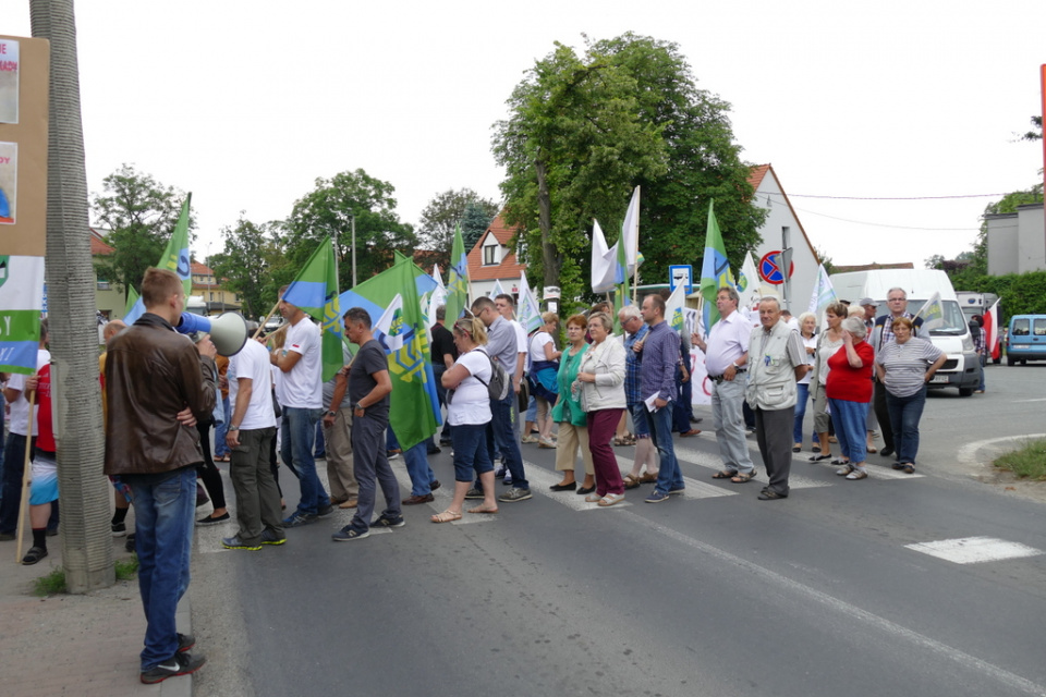 Manifestacja przeciw powiększeniu Opola w Czarnowąsach [fot. Witold Wośtak]
