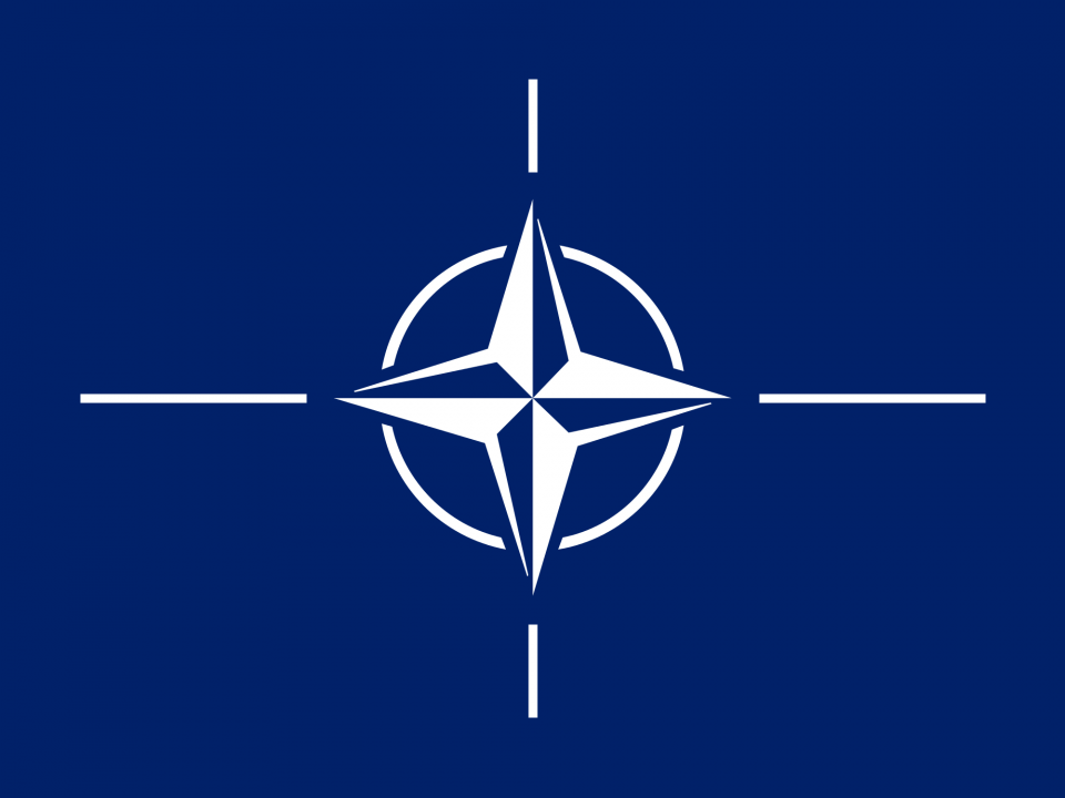 Flaga NATO [fot. https://pl.wikipedia.org/wiki/NATO]