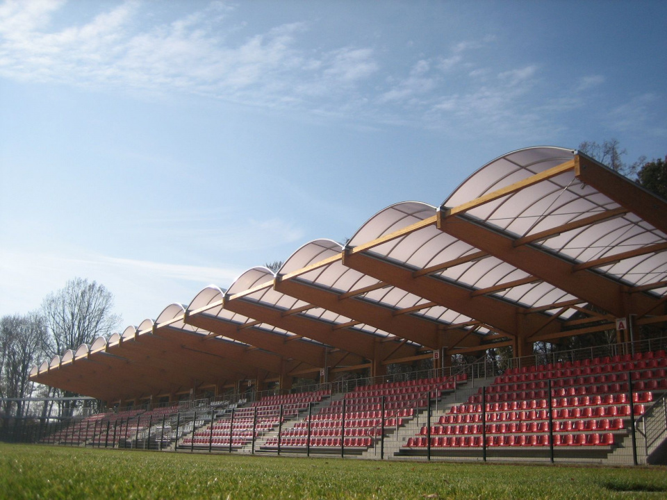 Stadion miejski w Brzegu czeka na rozgrywki III ligi [fot. Maciej Stępień]