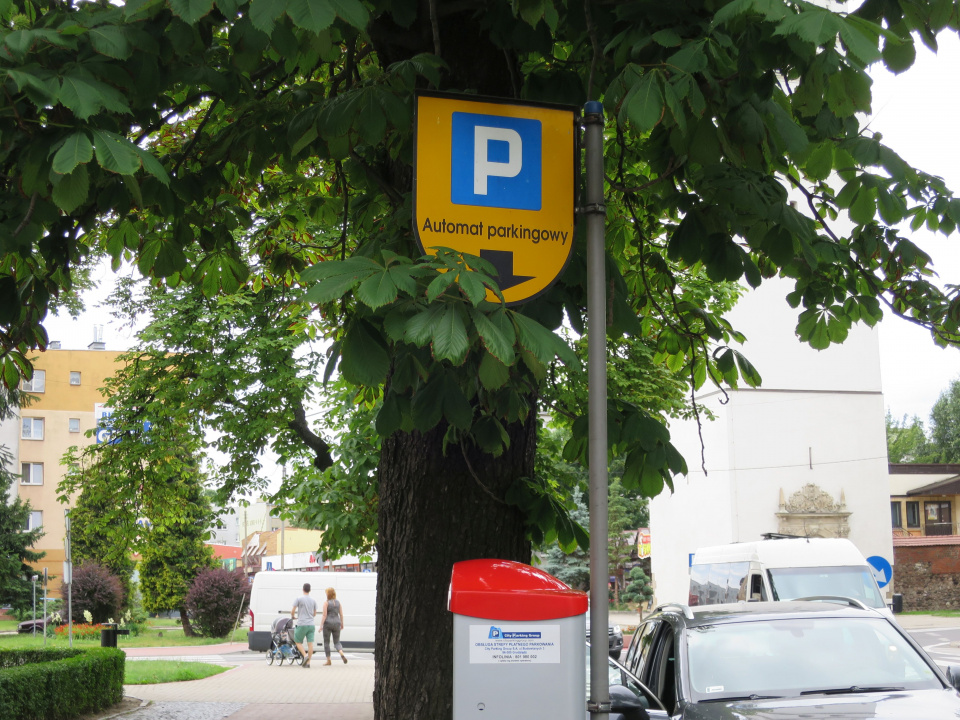 Strefa płatnego parkowania w Nysie [zdj. Jan Poniatyszyn]