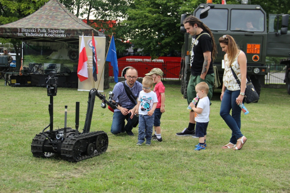 Piknik NATO na błoniach Politechniki Opolskiej [fot. Daria Placek]