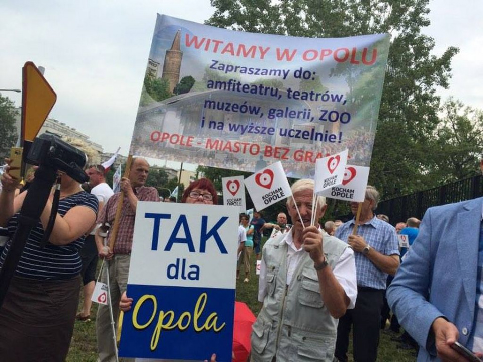 Opole przed Ministerstwem Spraw Wewnętrznych i Administracji [fot. UM Opole]